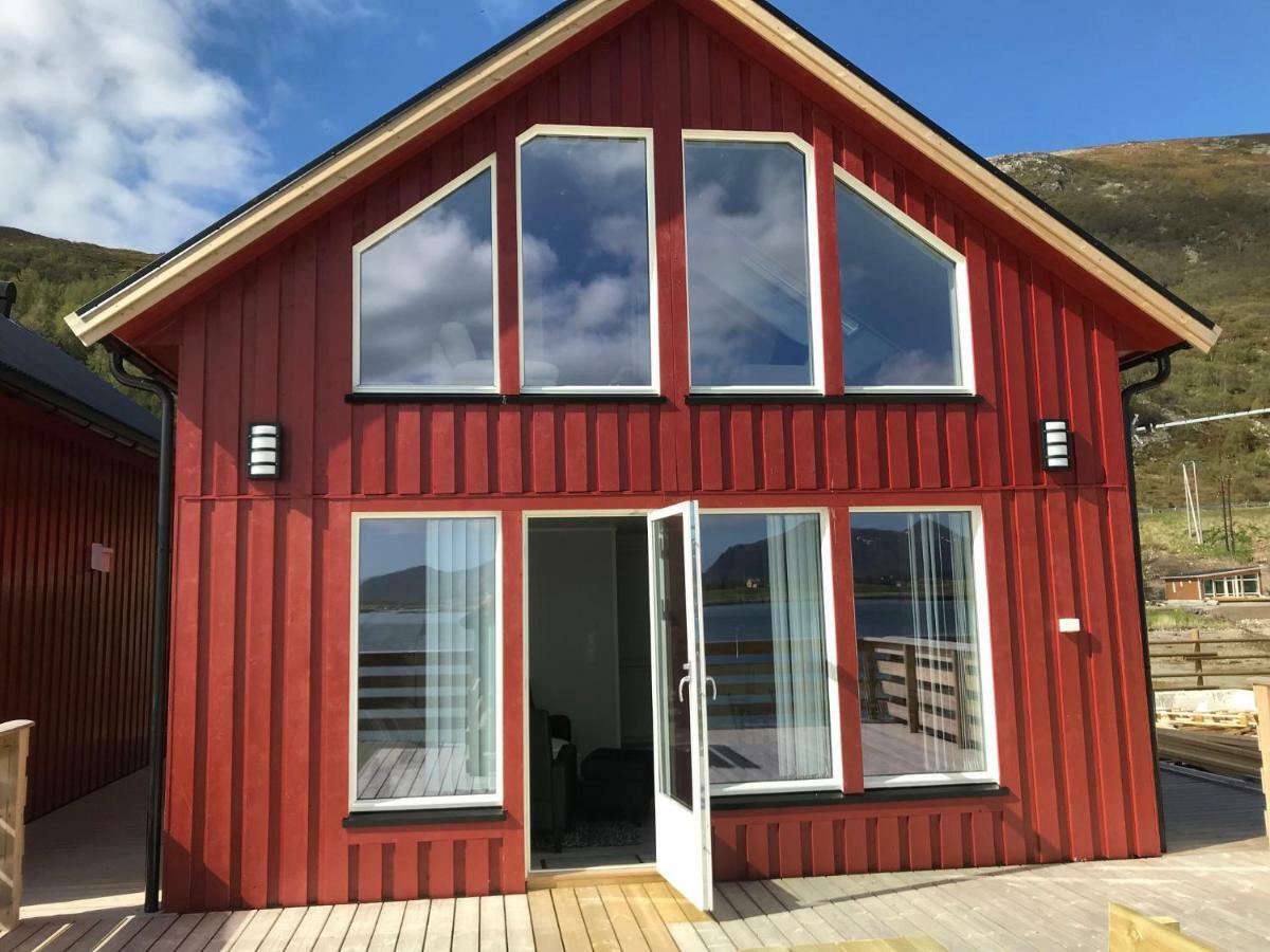 Luxurious Cabin By The Waterfront Лекнес Экстерьер фото